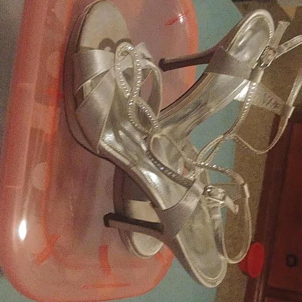 Heels - Picture 2 of 4